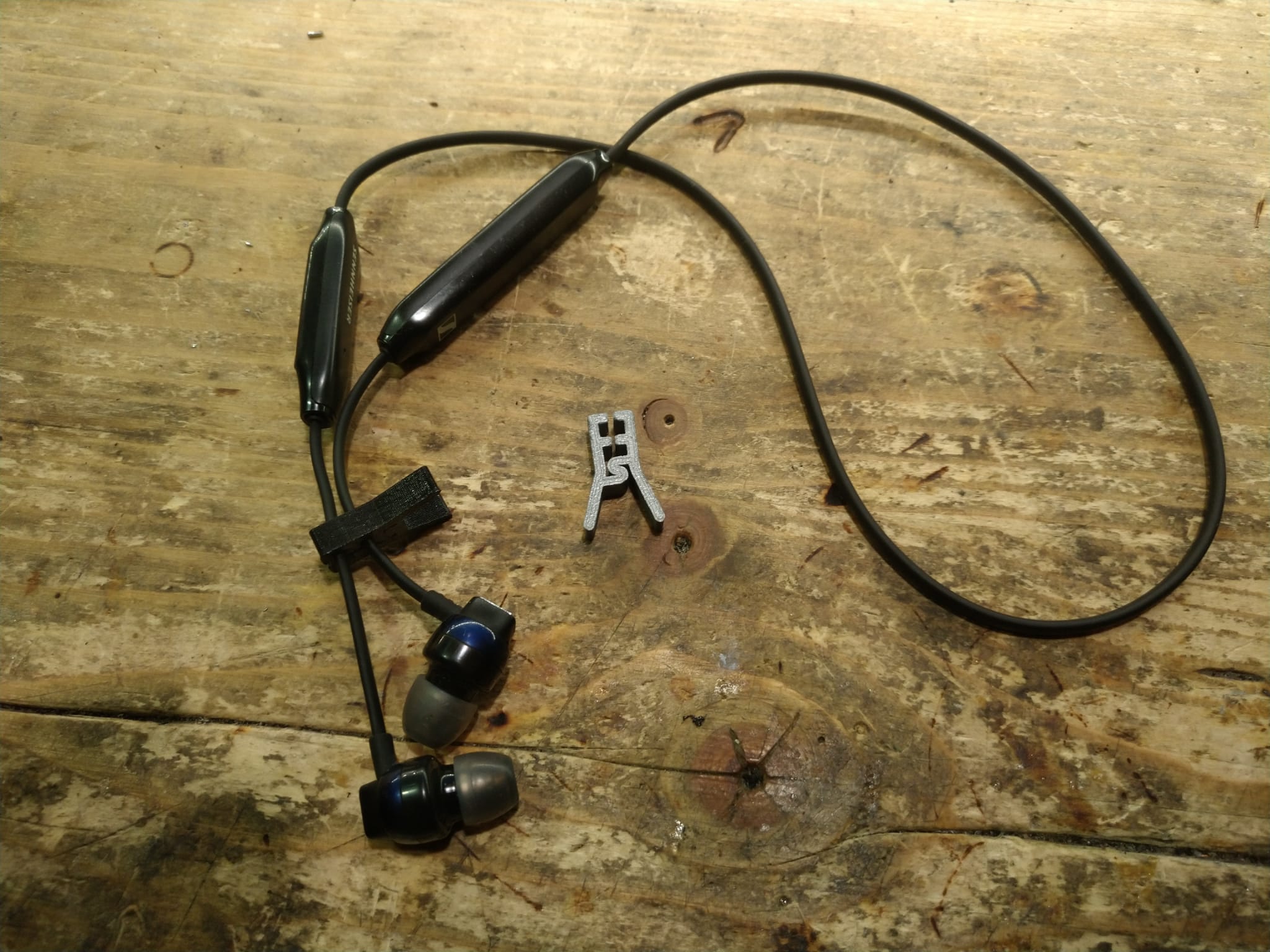 Headphone cable clip by Gladius Download free STL model