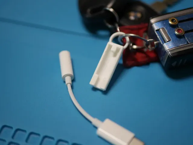 Apple USB-C to 3.5mm Keychain