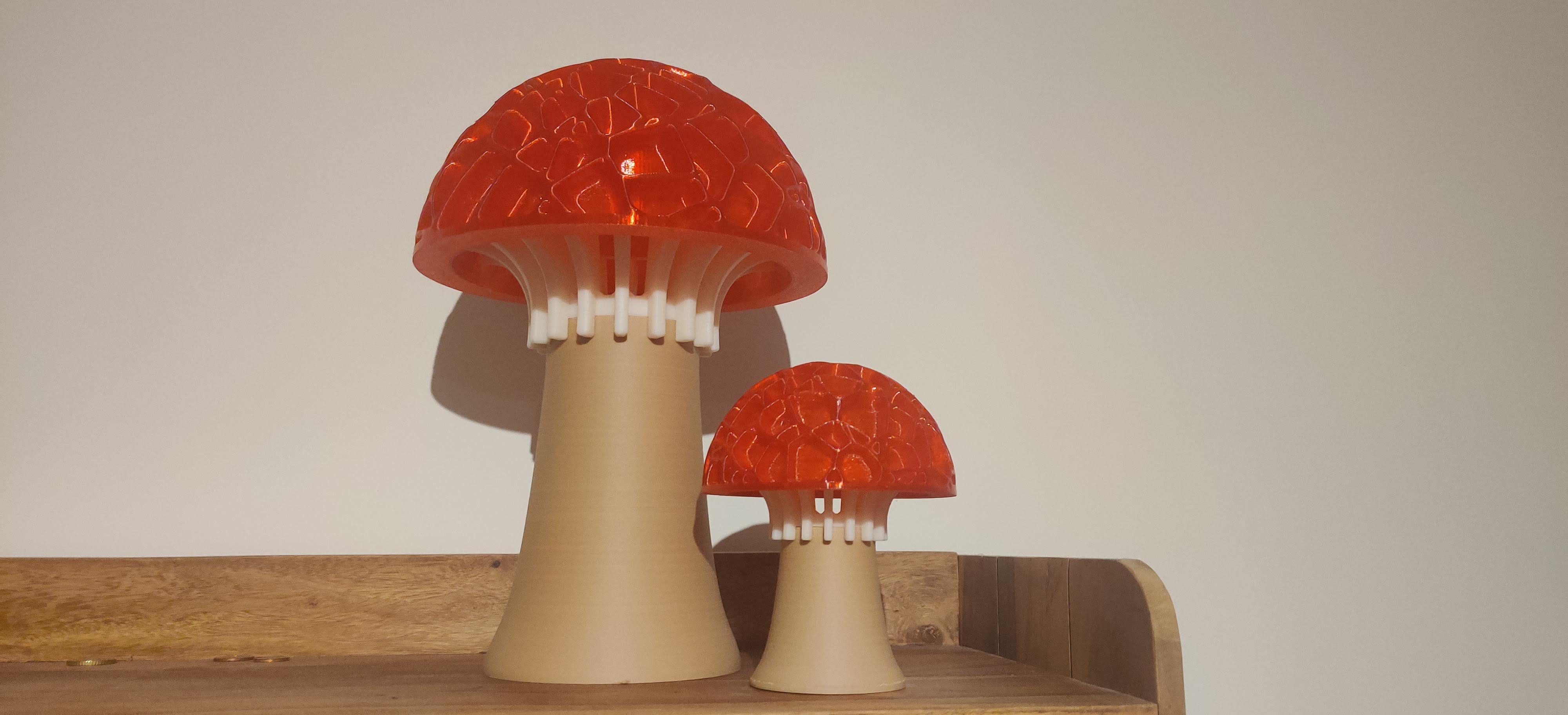 Voronoi mushroom lamp