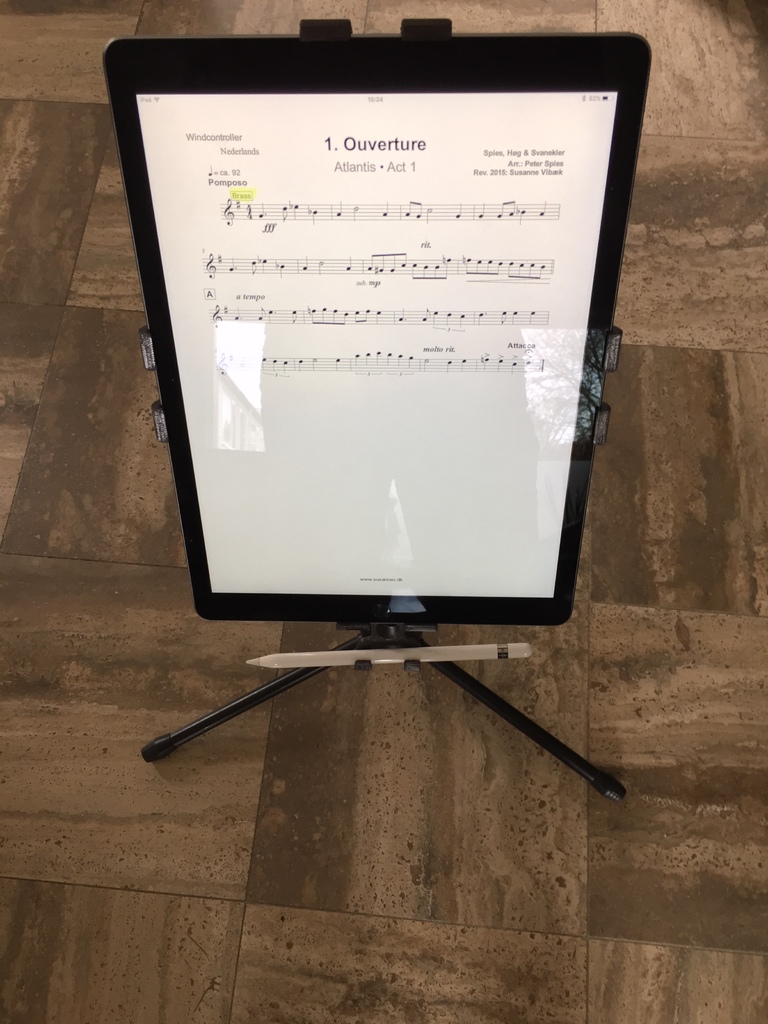 iPad Pro 12.9" Mic Stand Holder by Lyricon Download free STL model