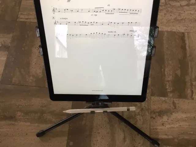 iPad Pro 12.9" Mic Stand Holder