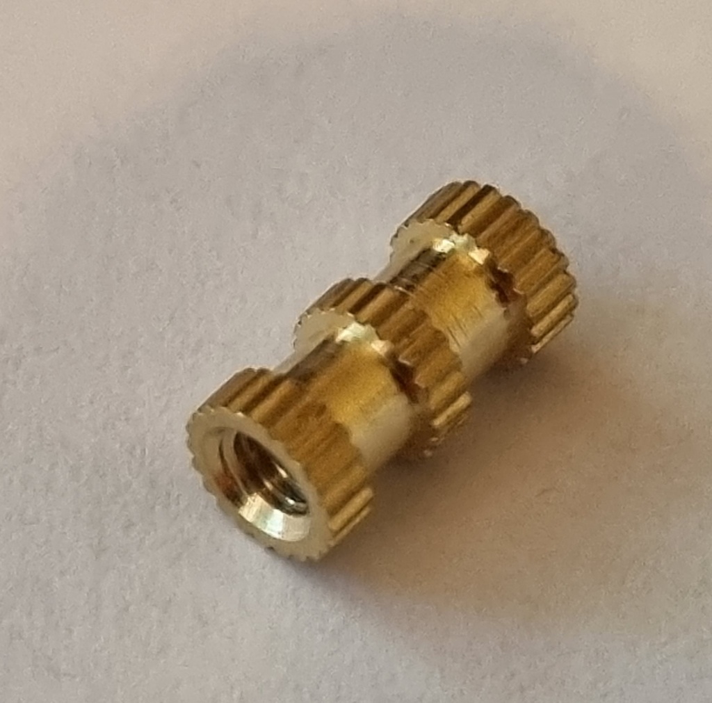 Miniatura 2 do modelo 3D Threaded brass insert version (M3)