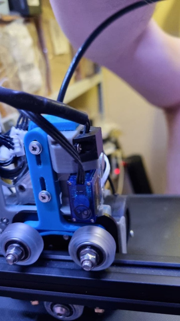 Creality Ender / CR BFPTouch wheel mount for BMG extruder