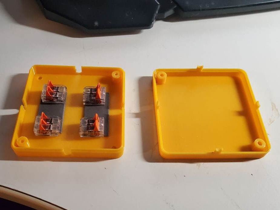 Miniatura 4 do modelo 3D Simple parametric electrical box