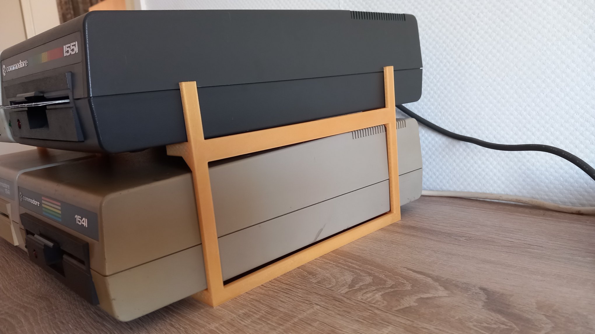 Commodore 1541 floppy drive stacking — miniatura 6