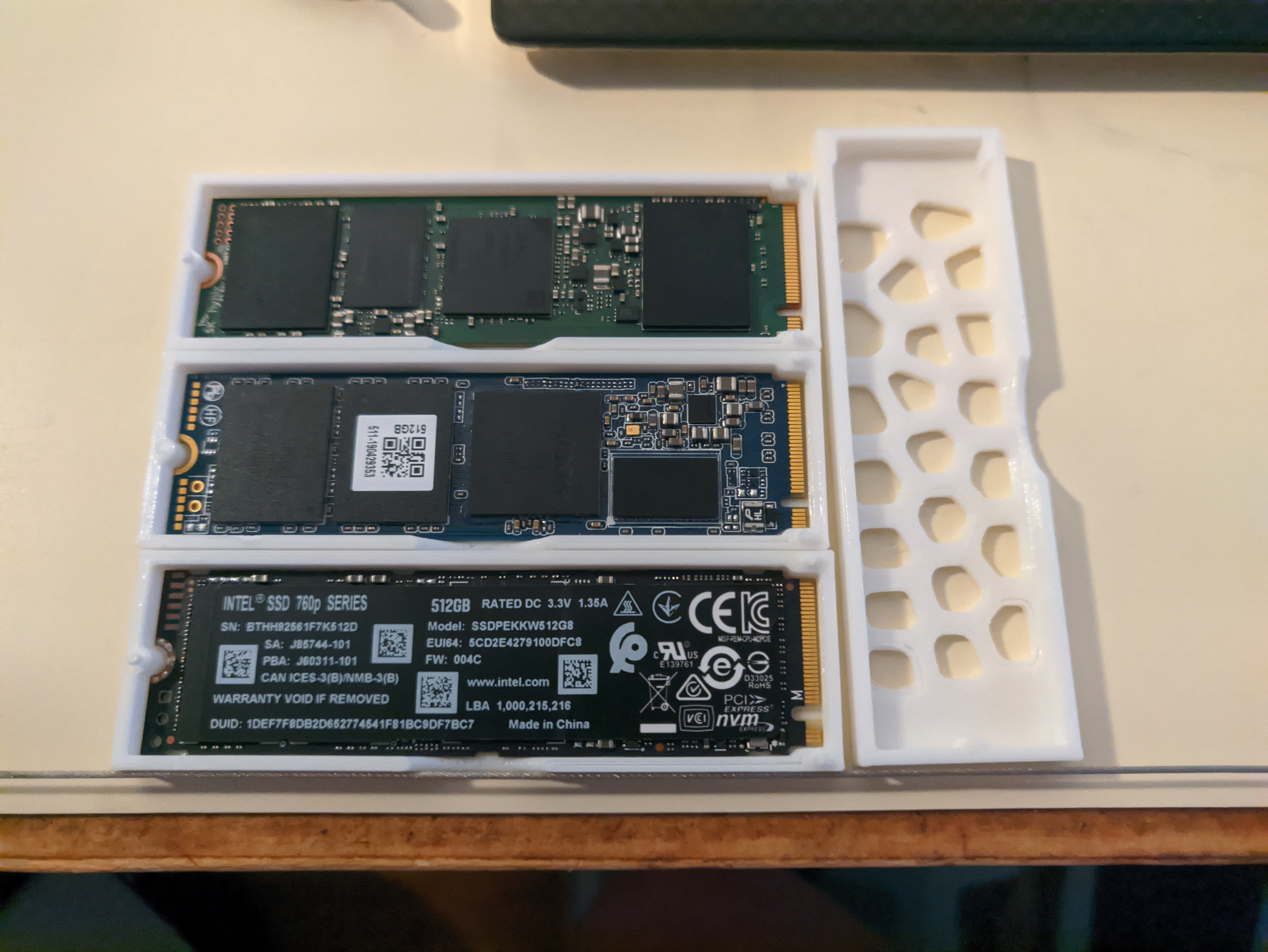 Miniatura 4 do modelo 3D Stackable M.2 SSD Tray