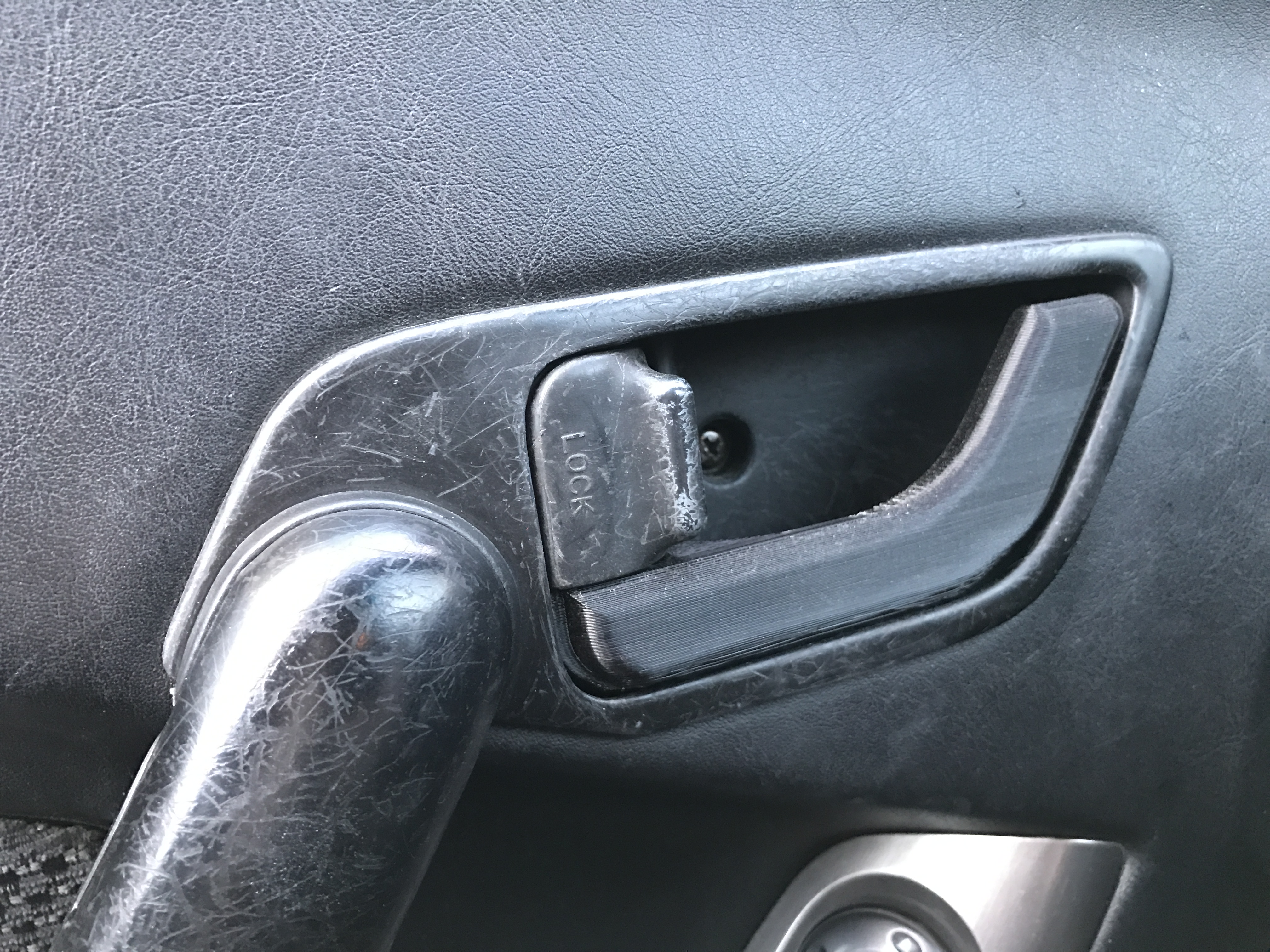 Hyundai Coupe/Tiburon/Tuscani GK 2001-2008 interior door handle