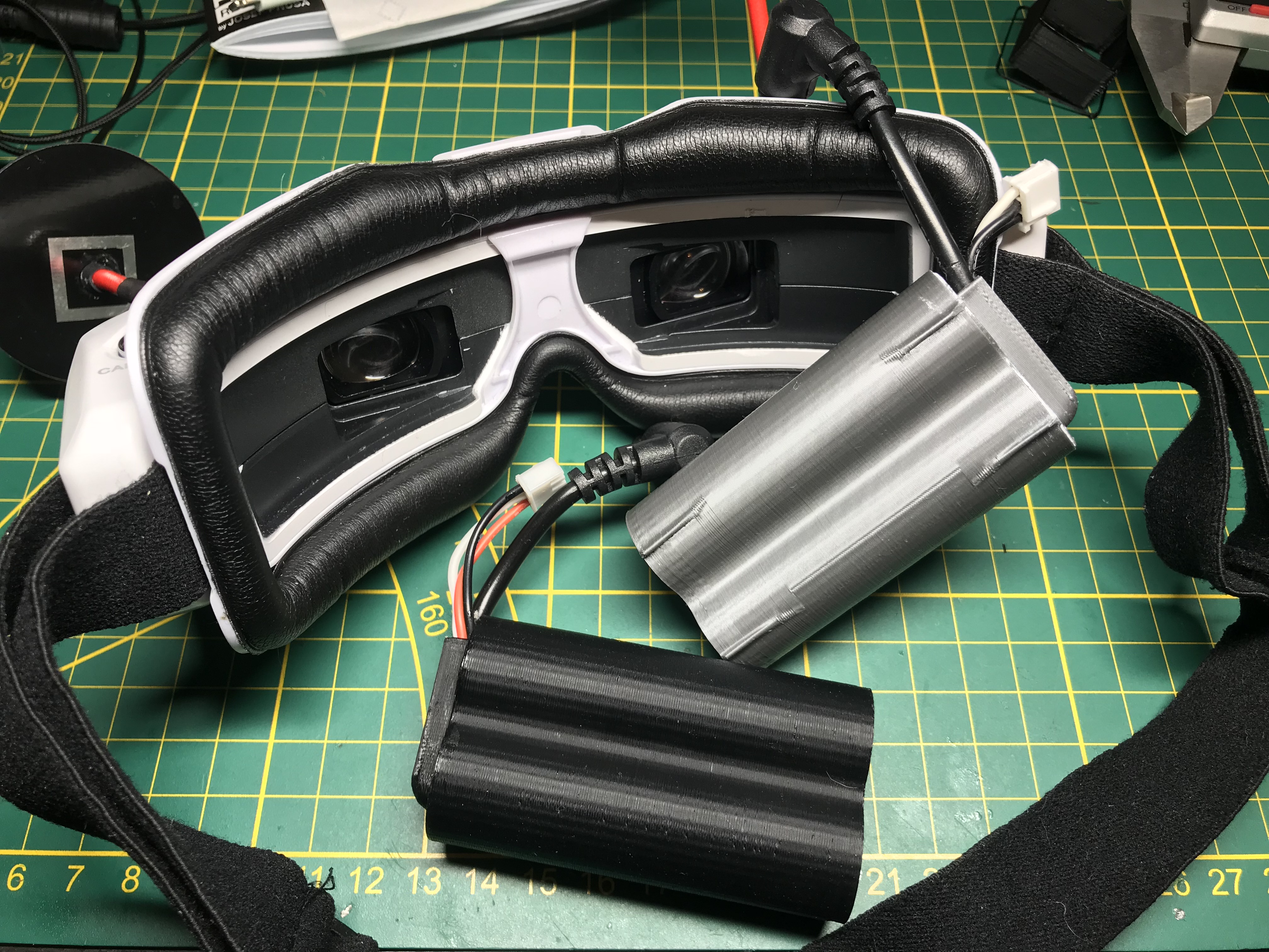 Minimalistic case for diy 2S 18650 fpv goggle batteries