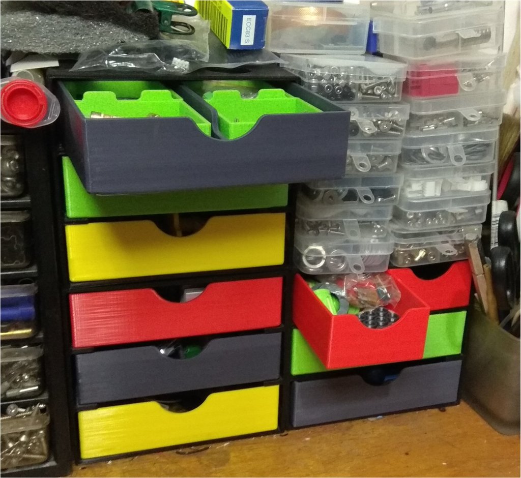 Miniatura 9 do modelo 3D Storage cabinet -draws 