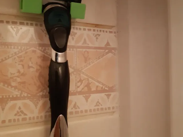 Shaver holder