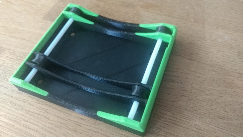 Screw & bearingless adjustable spoolholder