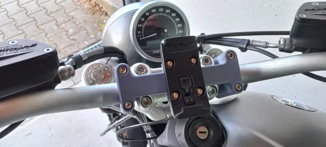 BMW R nineT holder for Garmin Zumo 390