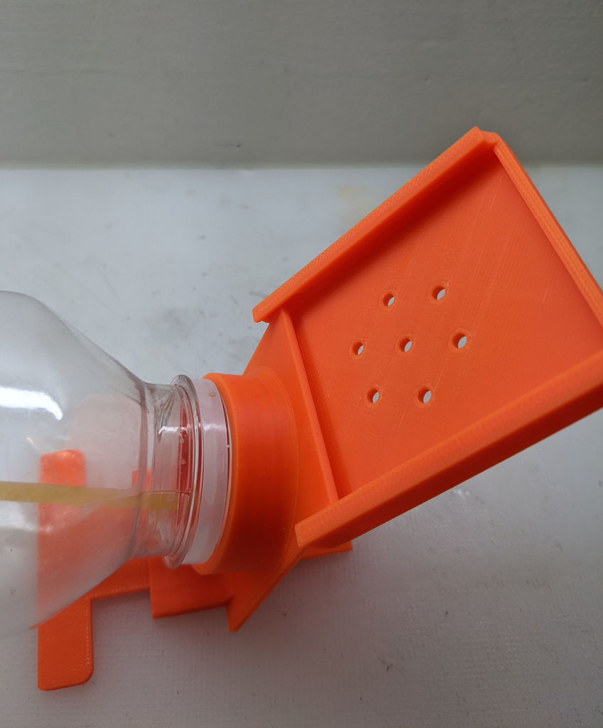Miniatura 5 do modelo 3D Bottle mouse trap