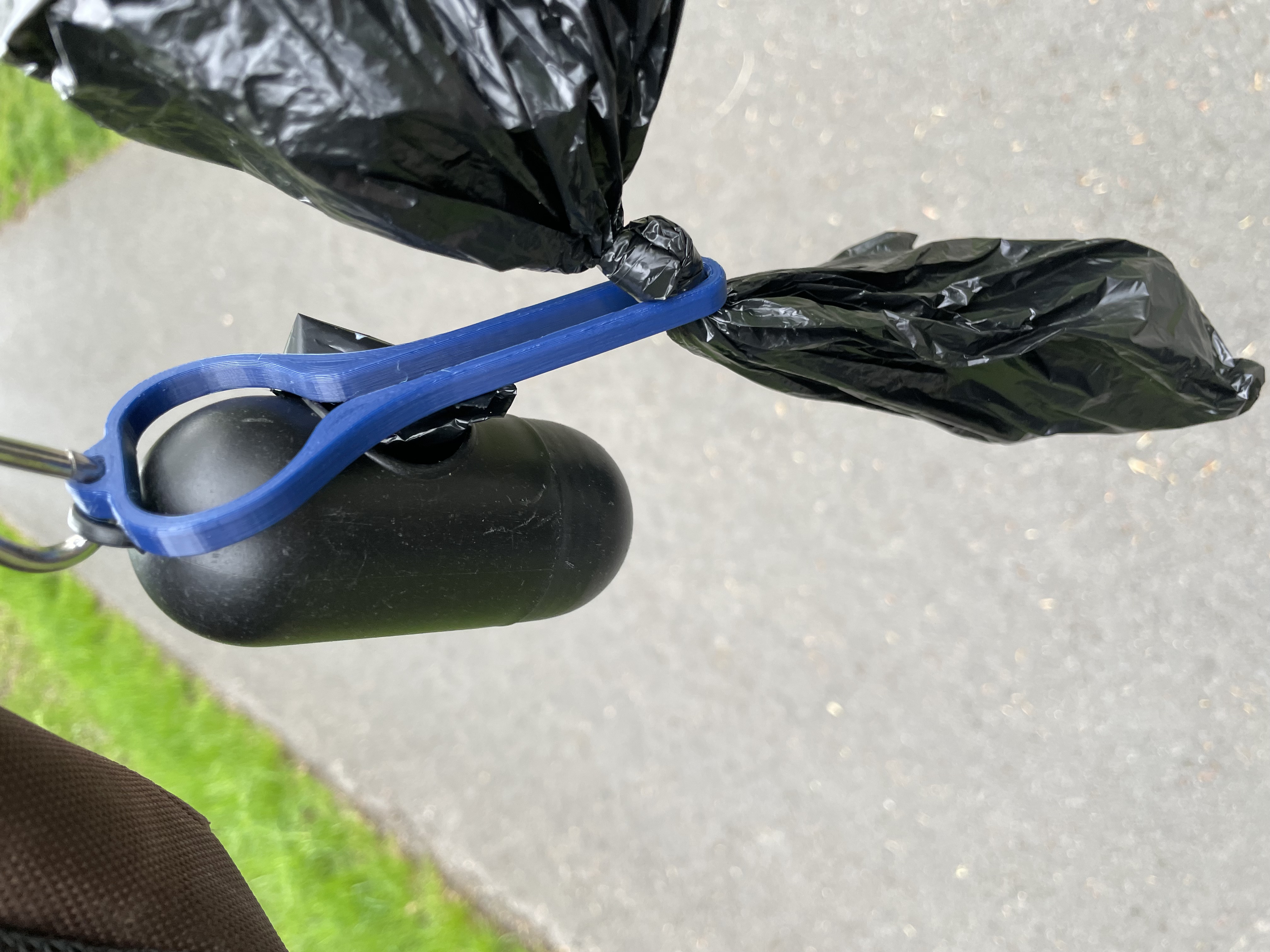 Holder for used Dog Poopbags V2
