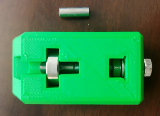 Ball bearing pusher