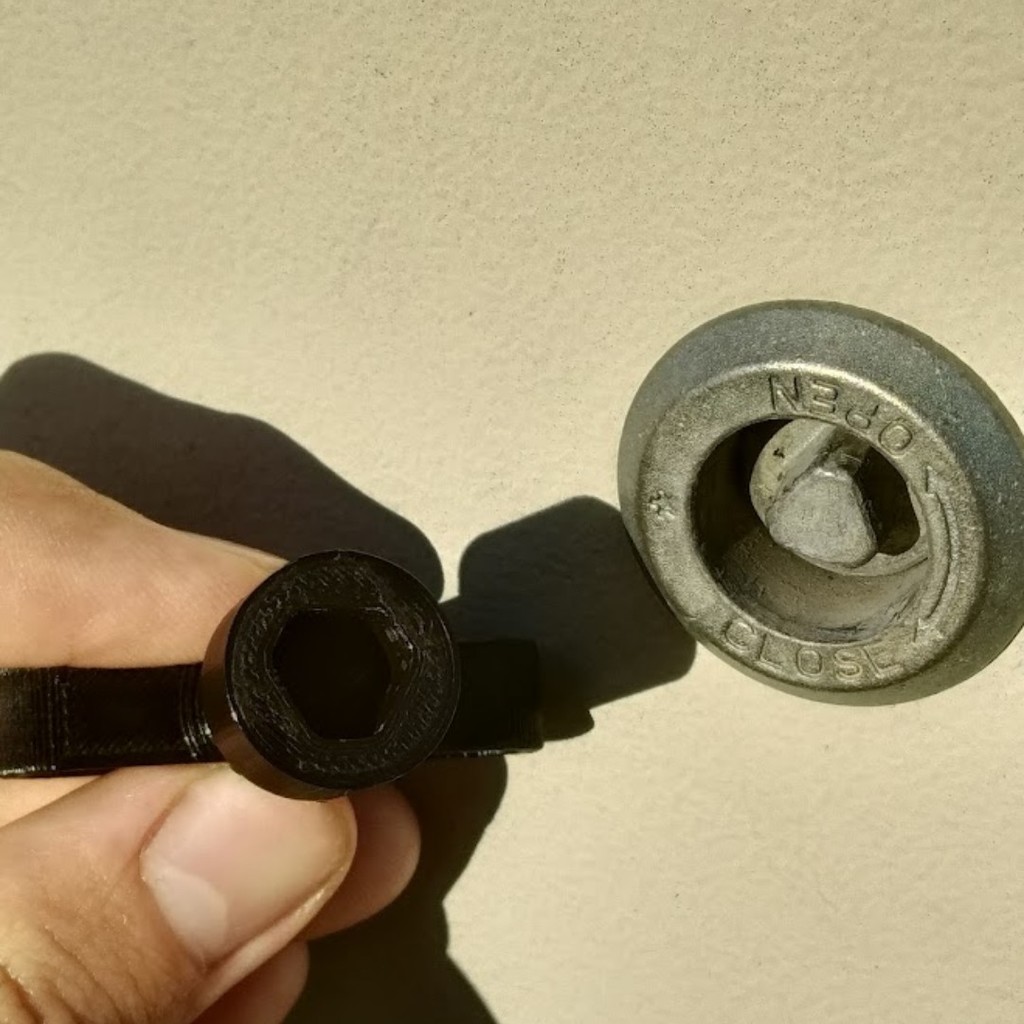 Miniatura 2 do modelo 3D Electrical box key