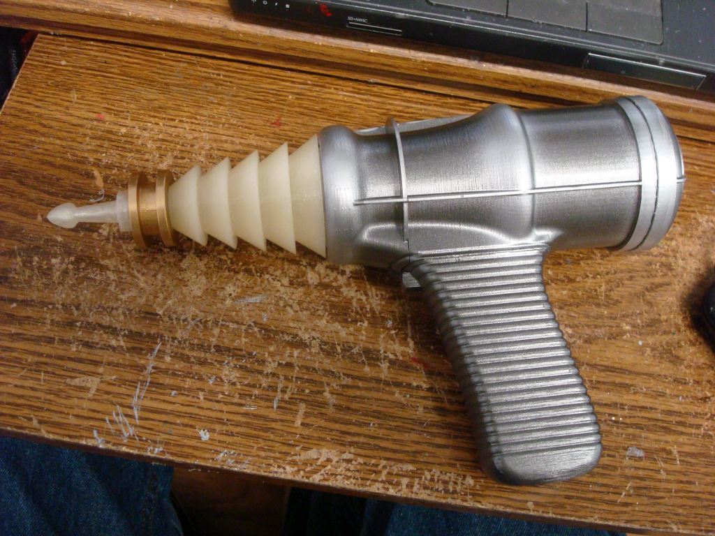 Miniatura 3 do modelo 3D Forbidden Planet , A simple Blaster 2