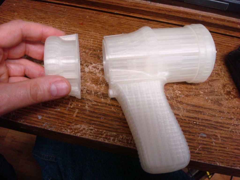 Miniatura 5 do modelo 3D Forbidden Planet , A simple Blaster 2