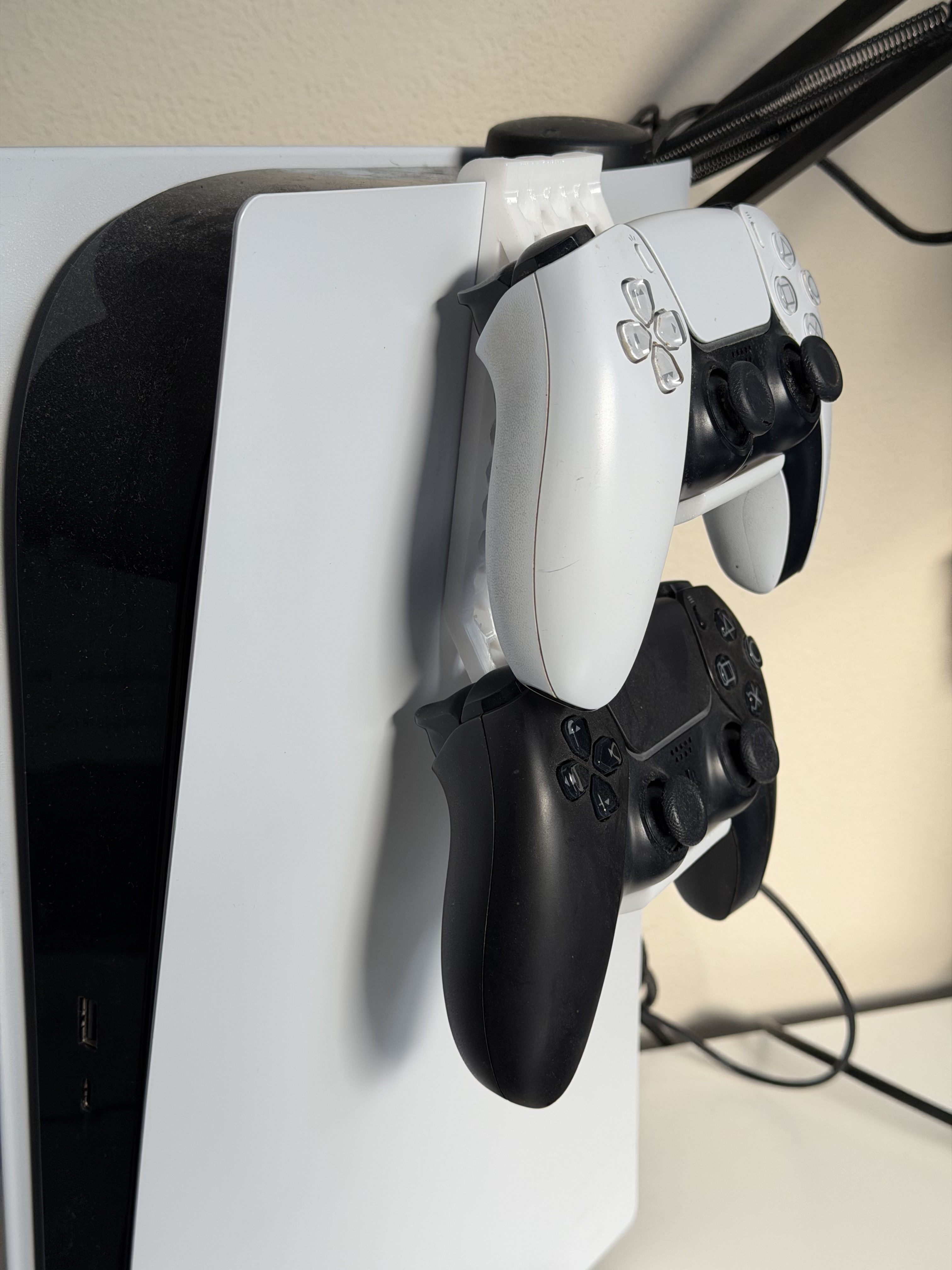 Dual PS5 Controller hookstand 3D model thumbnail
