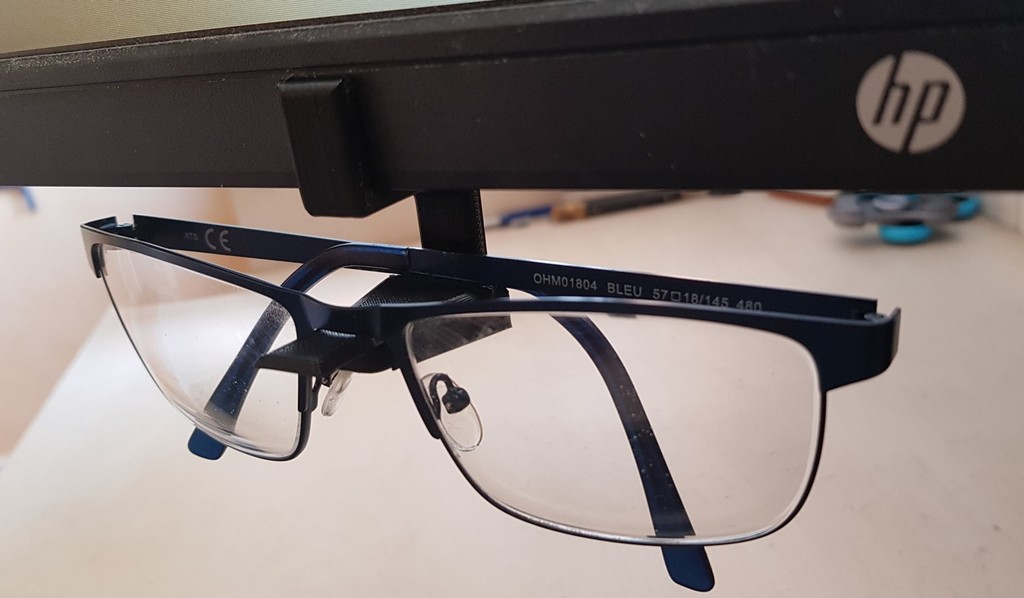 HP24o desktop screen versatile hook + glasses platform