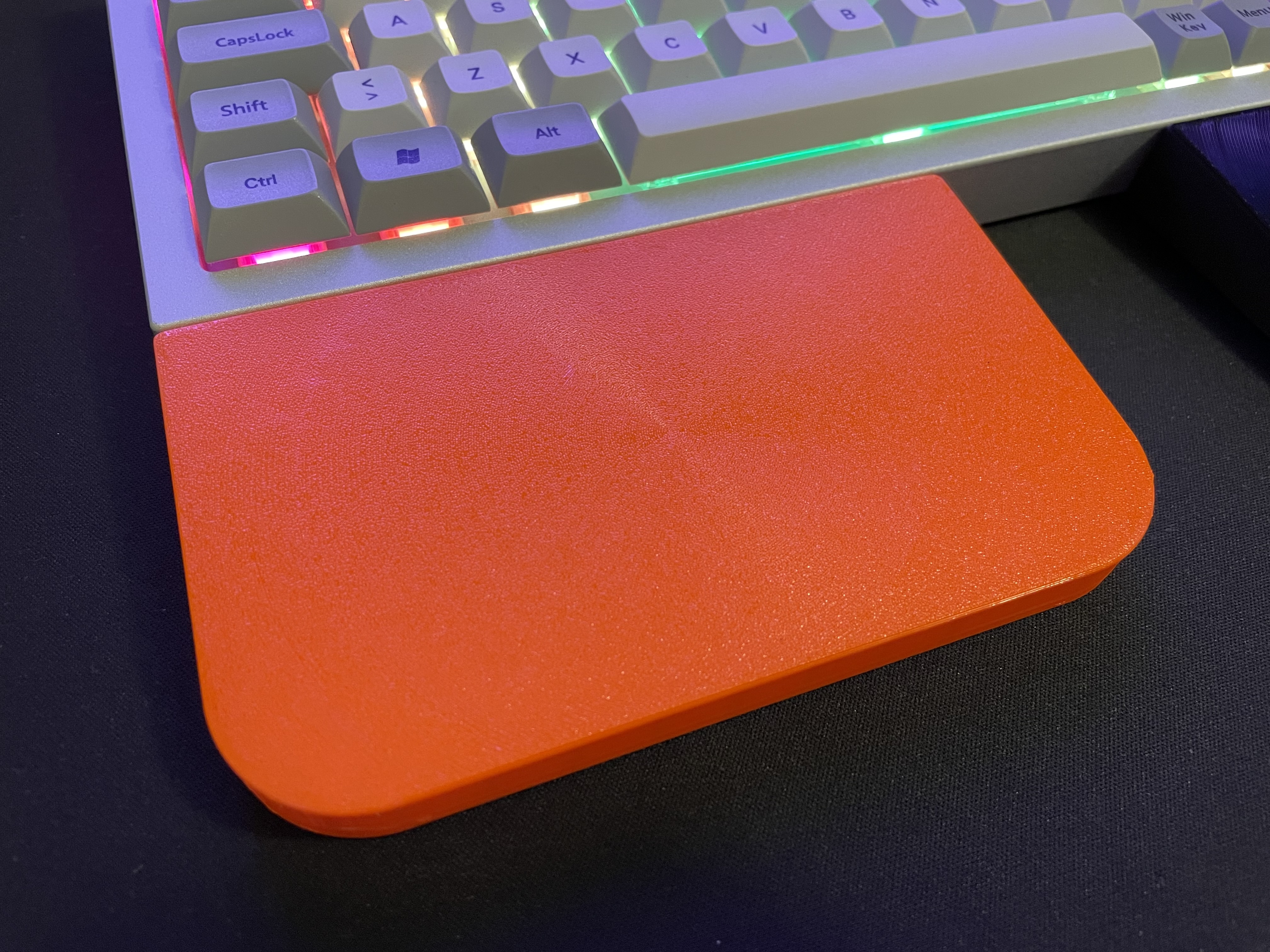 Miniatura 3 do modelo 3D Basic keyboard wrist rest