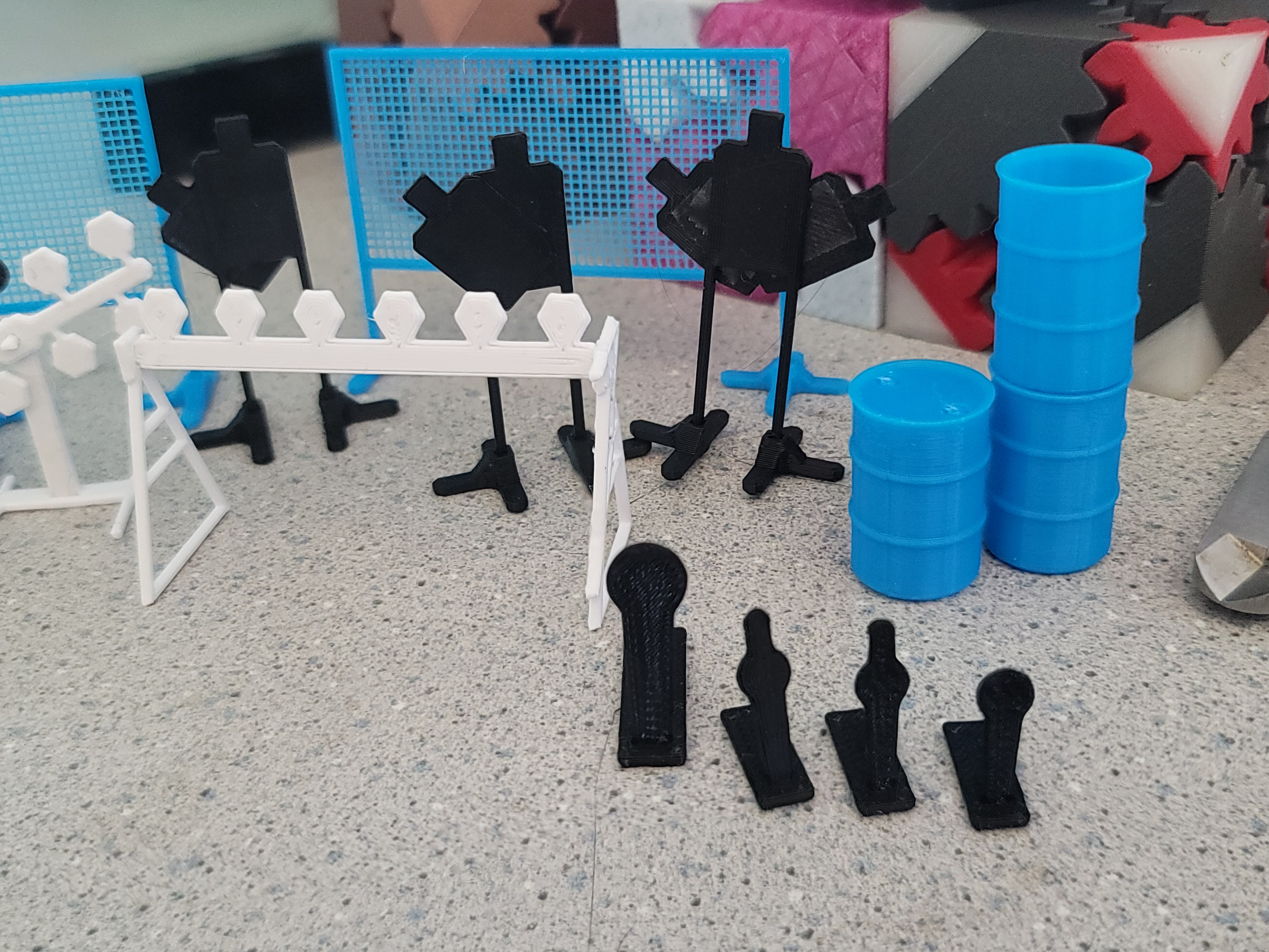 Miniature IPSC range models. — miniatura 2