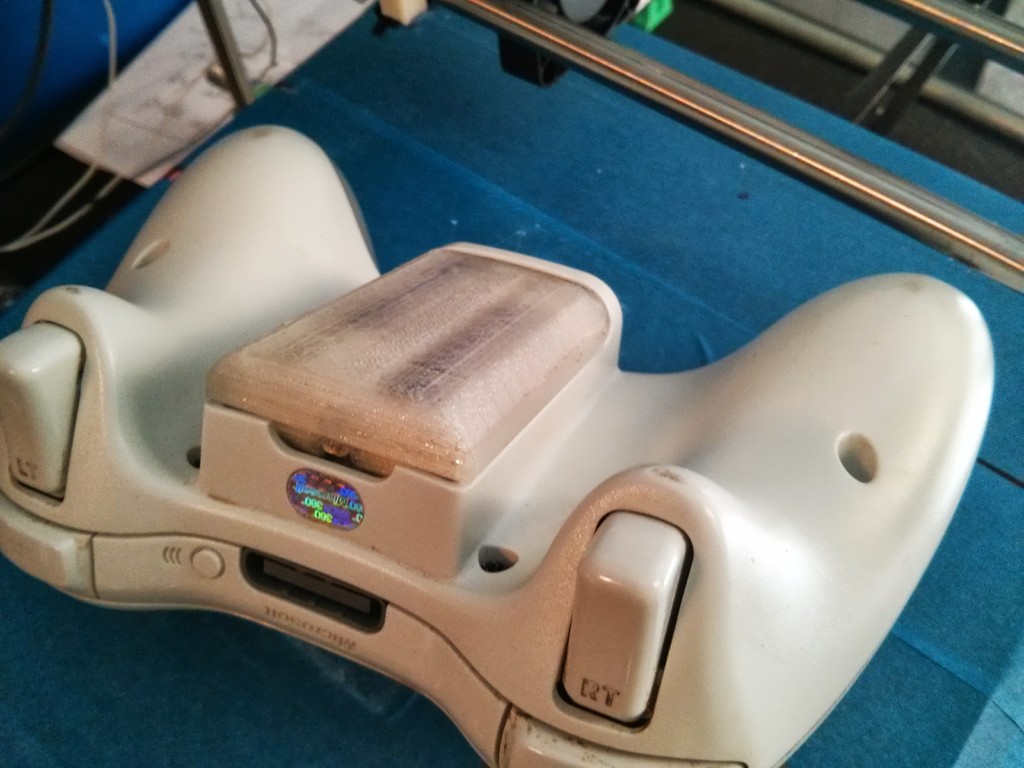 XBox 360 wireless controller AA battery holder by Builder and Maker Download free STL model