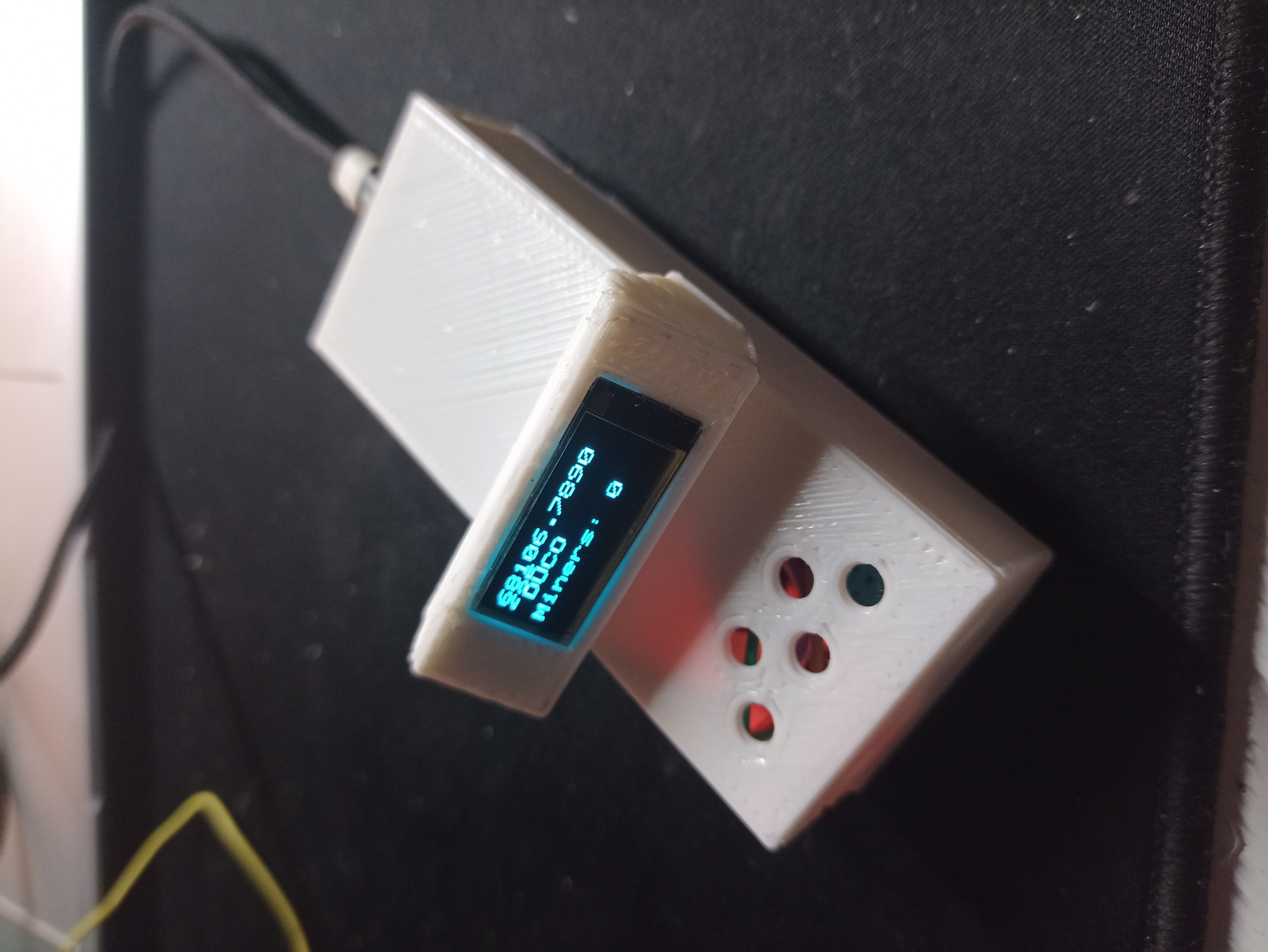 NodeMCU + DHT11 + 128x32 OLED case
