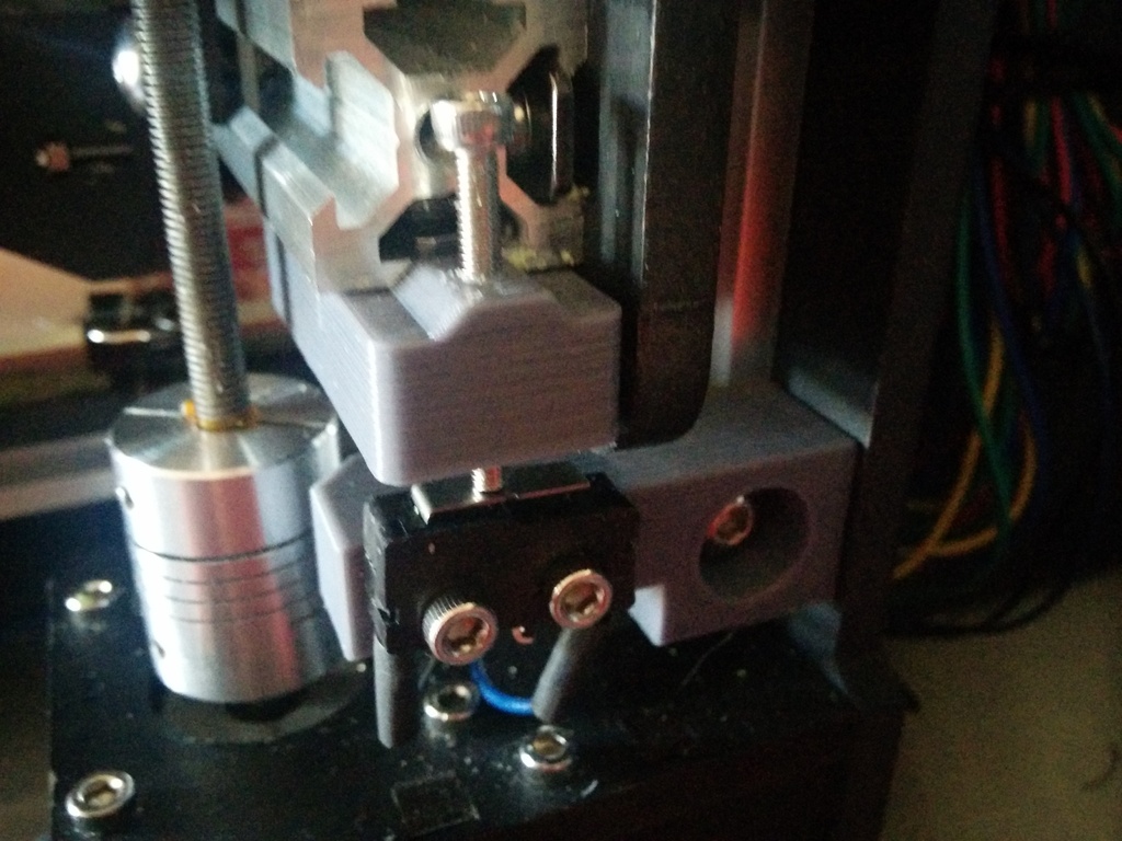 Parametric Makerfarm Prusa i3v micto adjustable Z stop.