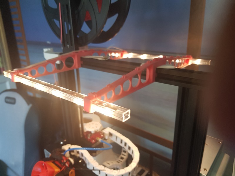 Gantry arm for mounting IKEA Ledberg LED lights on 20x20 extrusion