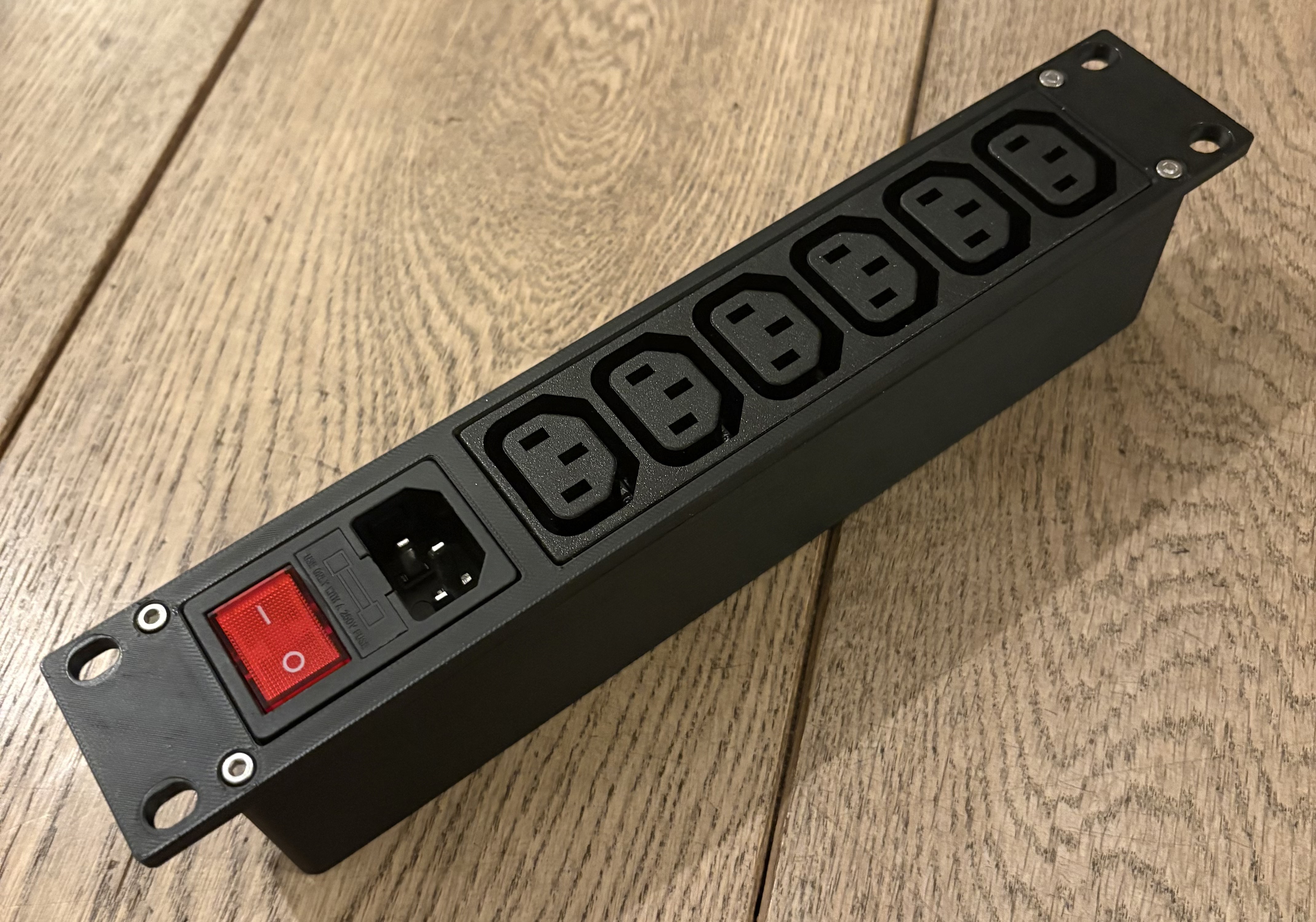 10-inch Rack mount IEC Power Distribution Unit