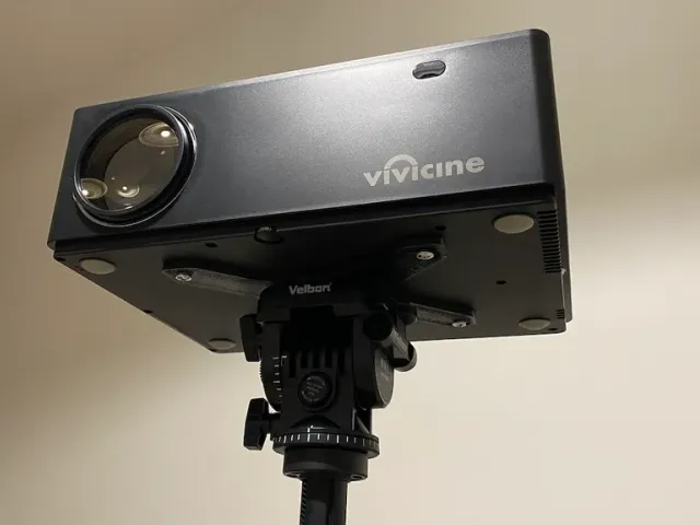 Tripod adapter for Vivicine M20 projector