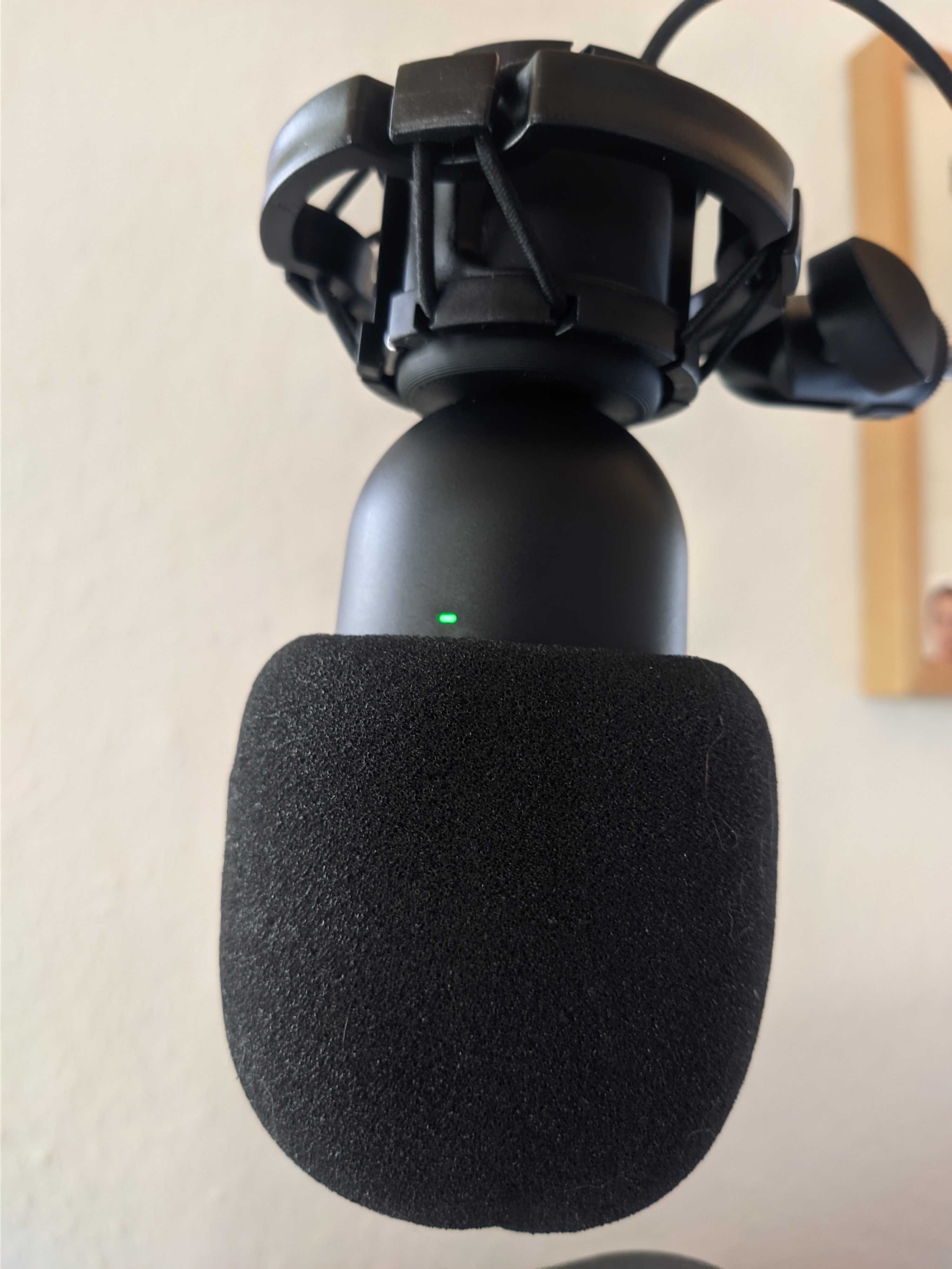 STL file Microphone Adapter 5/8” to 3/8” Mic to Tripod (Compatible for Razer  seiren mini and others!) 🎤・Template to download and 3D print・Cults