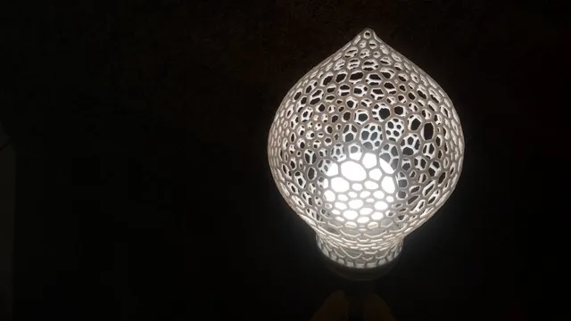 Lamp_Shade_Voroni_E14
