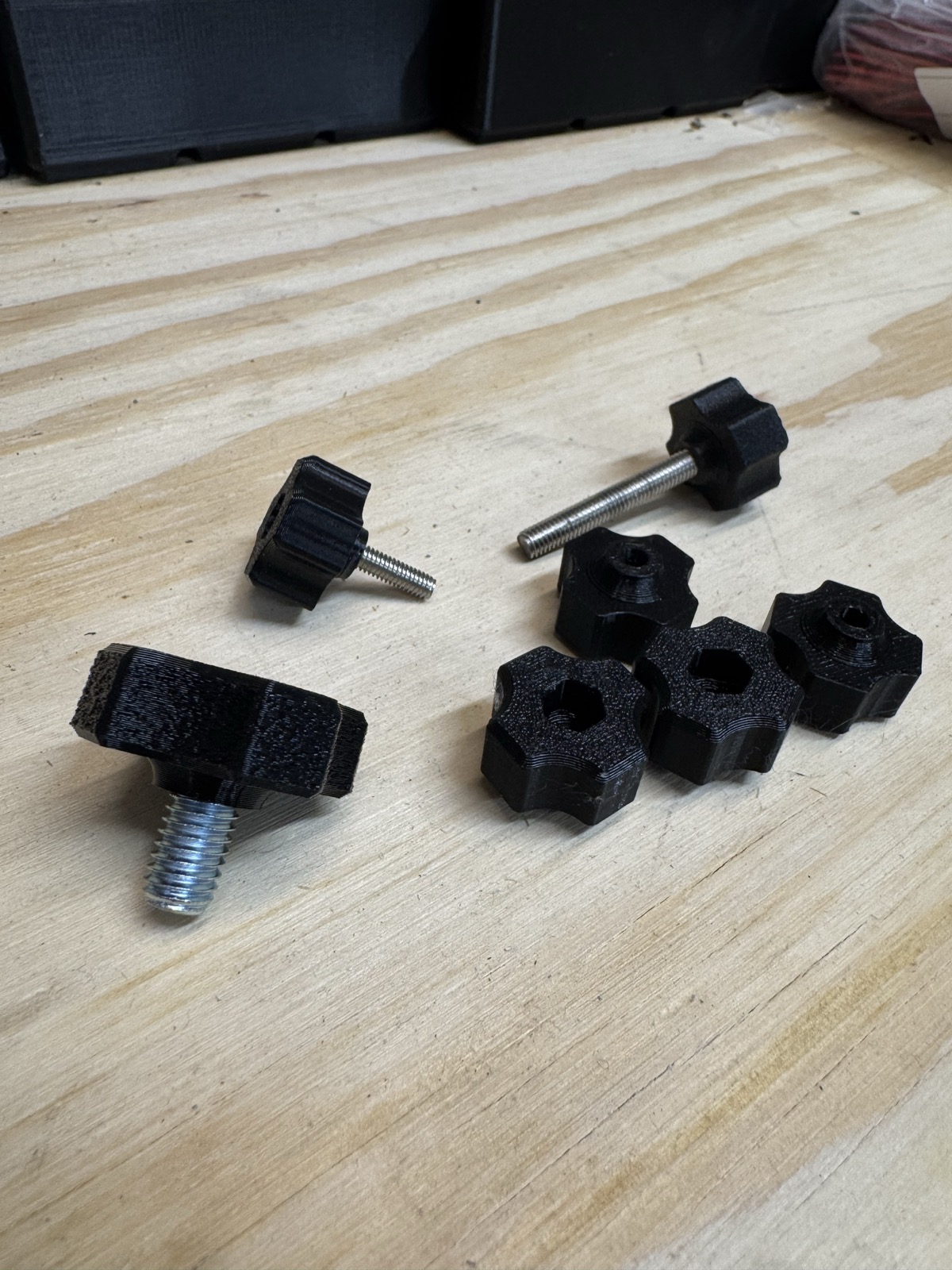 Metric bolt knobs