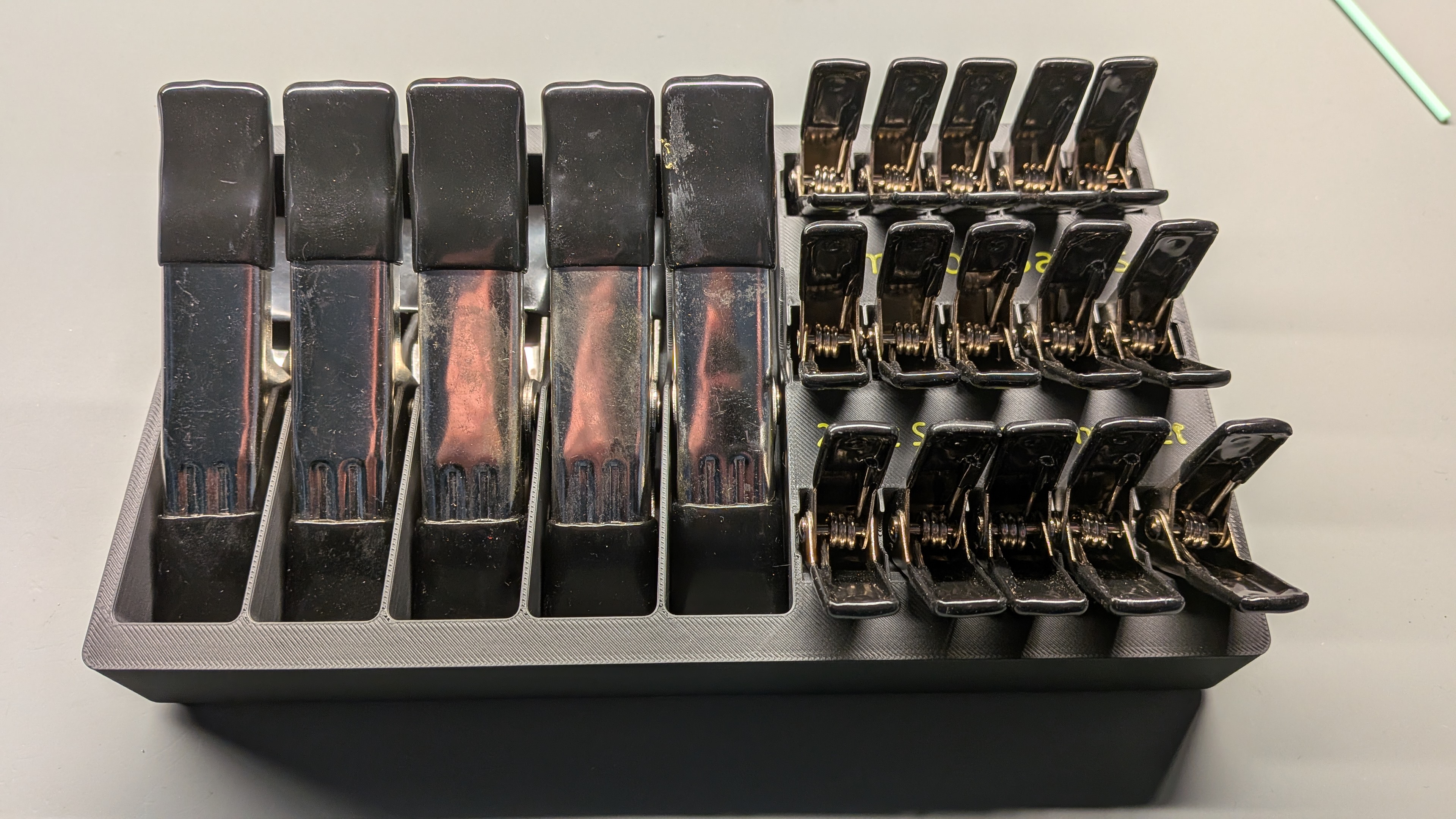 Amazon Basics Spring Clamp Gridfinity Storage — miniatura 4