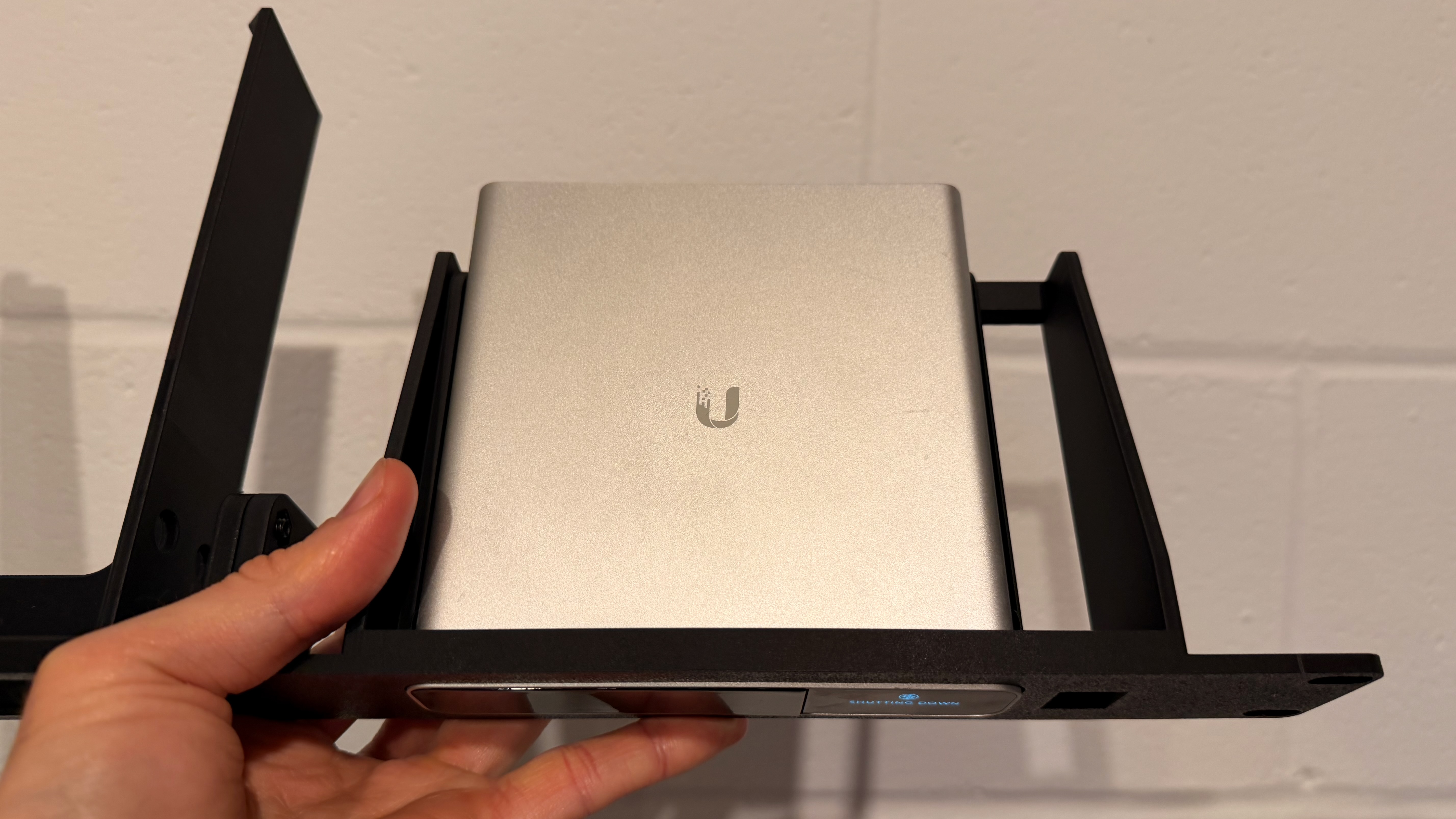 UniFi CloudKey Gen2 with Keystone 19" rack mount with retention clips