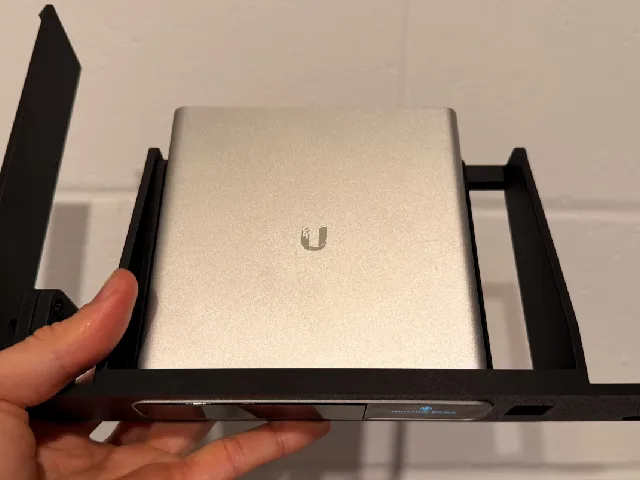 UniFi CloudKey Gen2 with Keystone 19" rack mount with retention clips