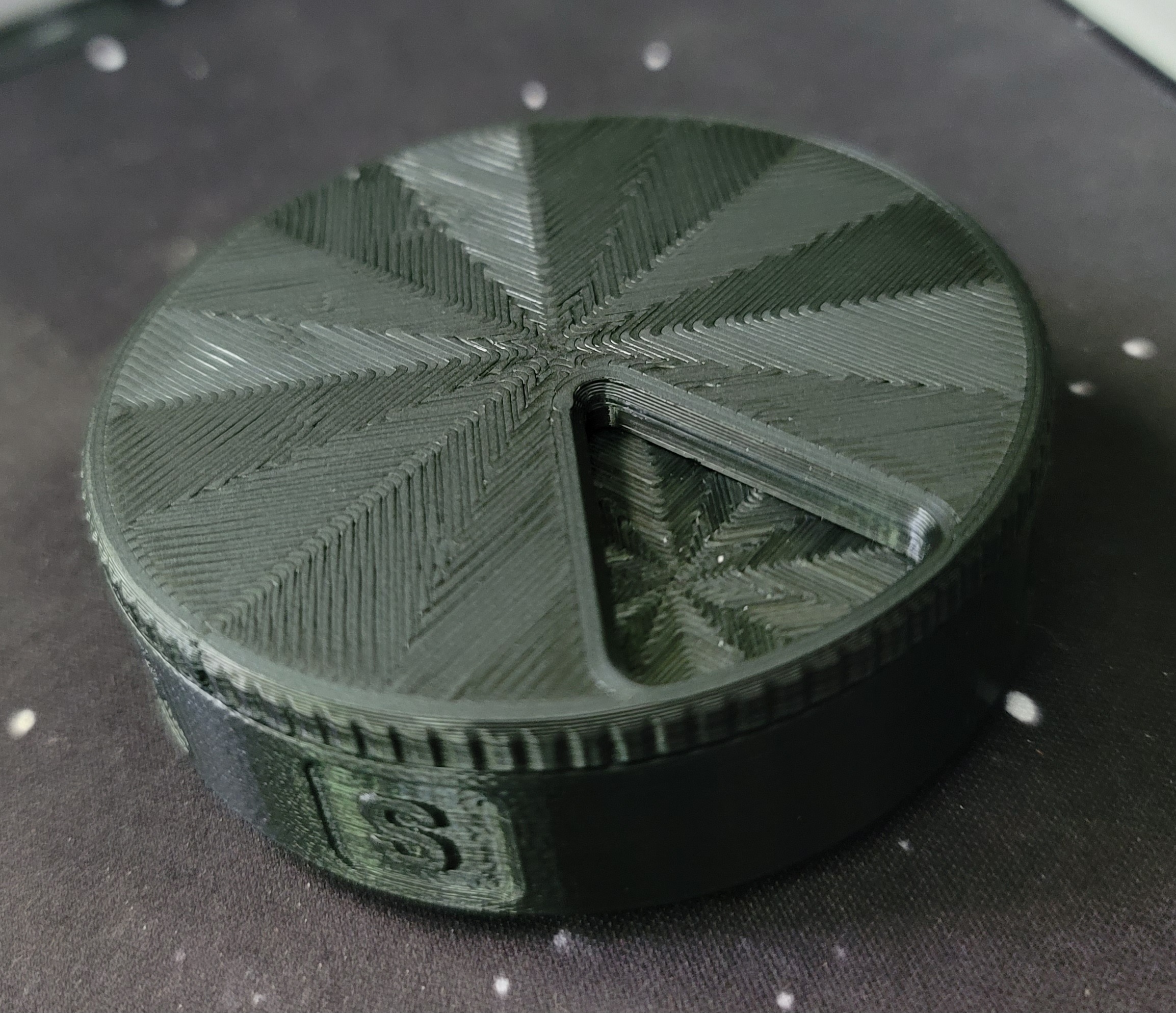 Pill Box Weekly Organizer 3x2mm magnets 3D model