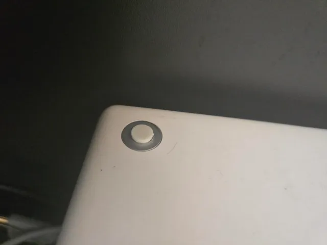 iBook G4 foot