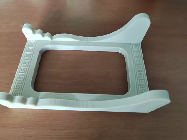 Multi-angle speaker stand