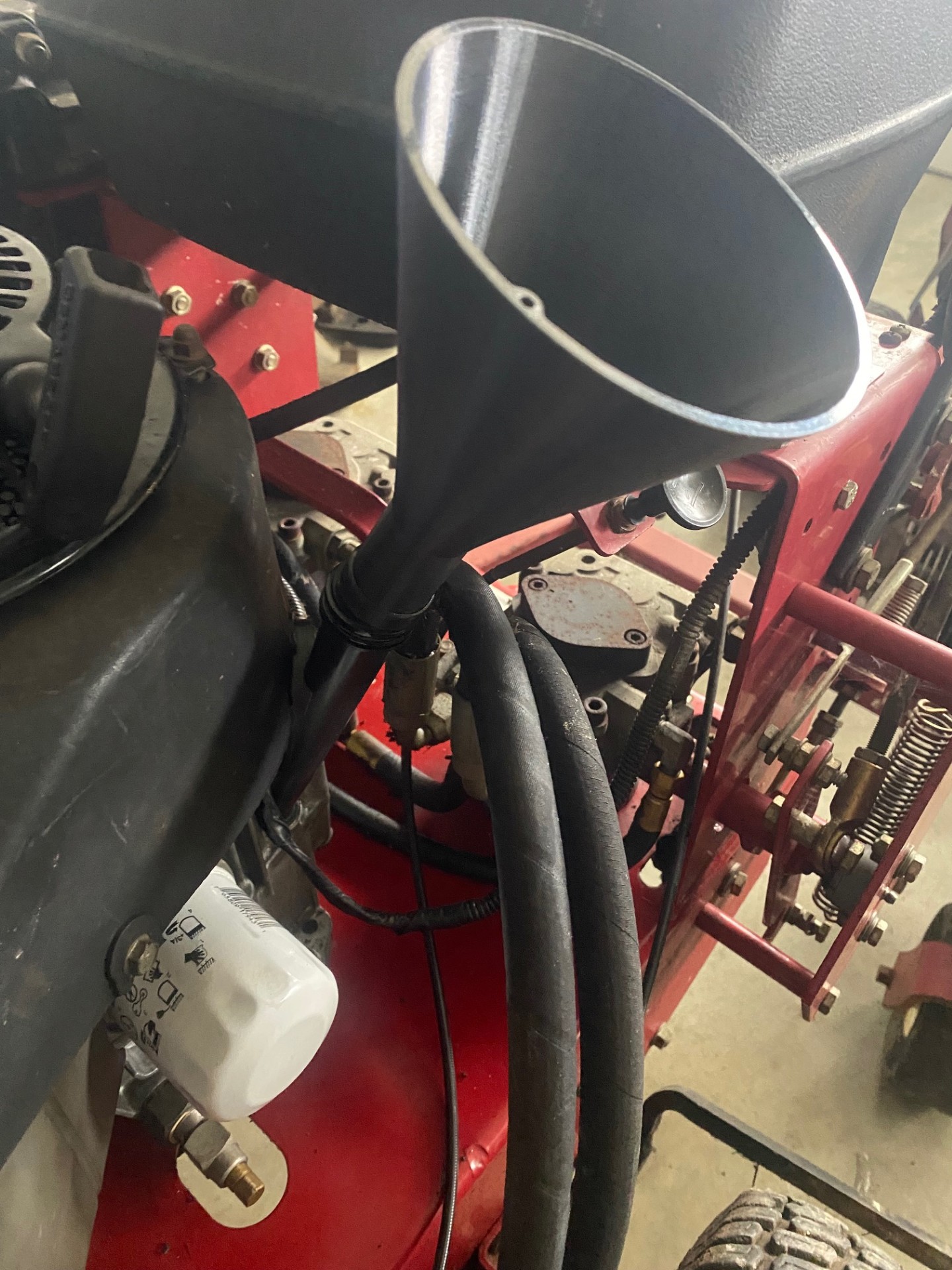 Vented Funnel for V Twin mowers