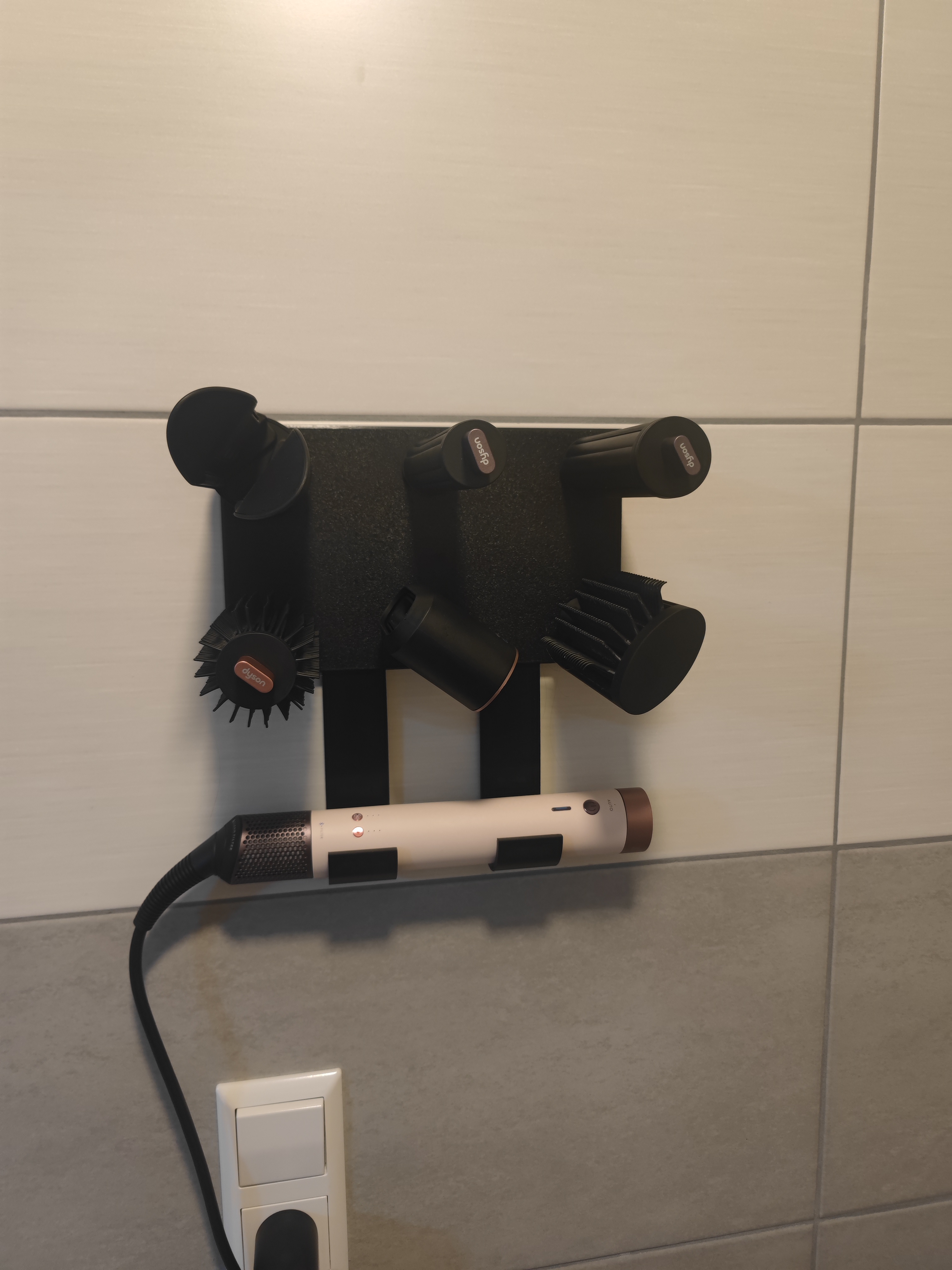 Dyson Airwrap id holder