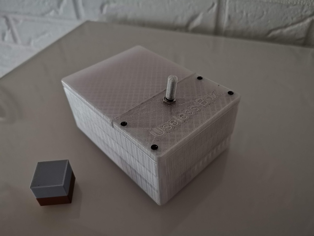 Miniatura 2 do modelo 3D Useless Box
