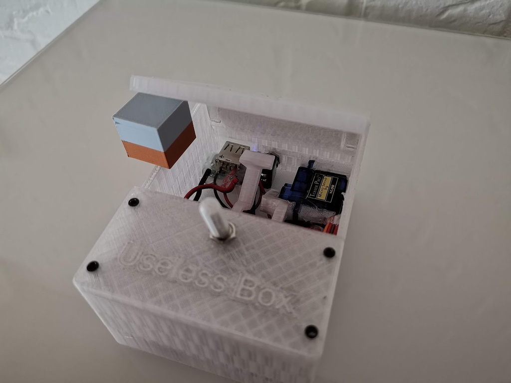 Miniatura 7 do modelo 3D Useless Box