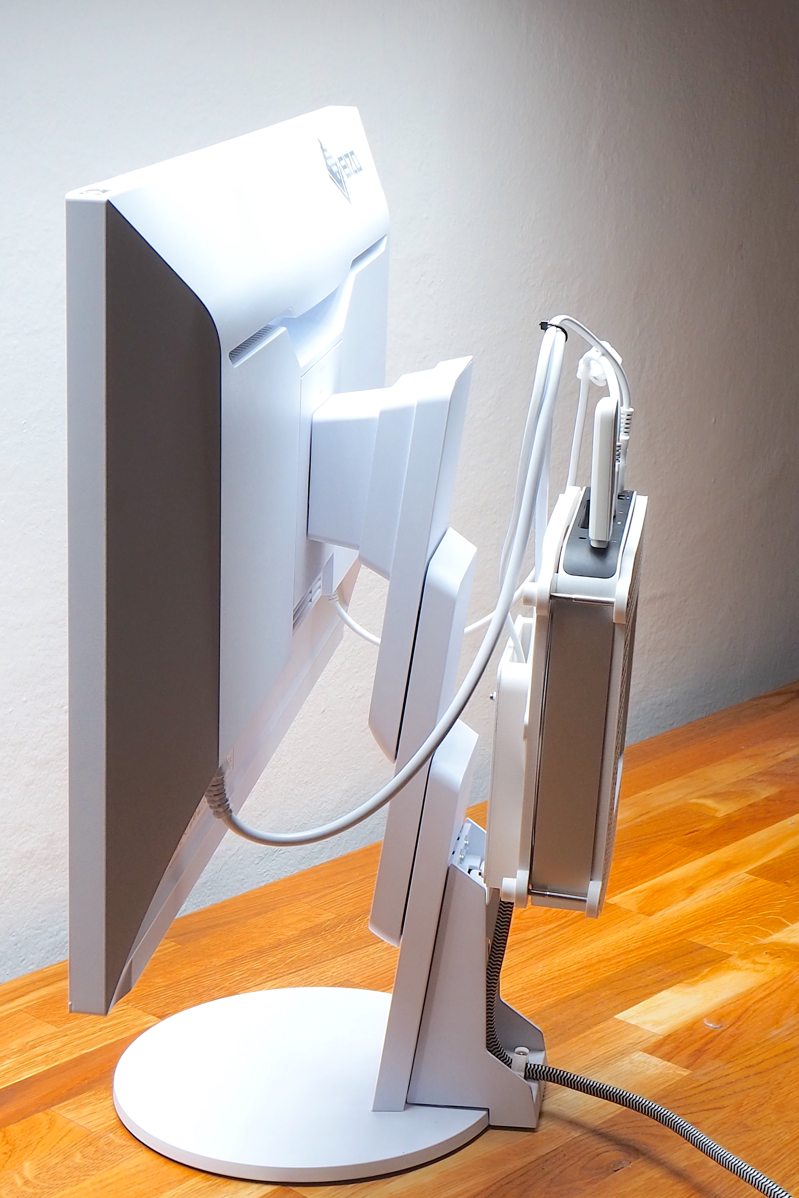 Miniatura 4 do modelo 3D MAC MINI HOLDER FOR EIZO MONITORS