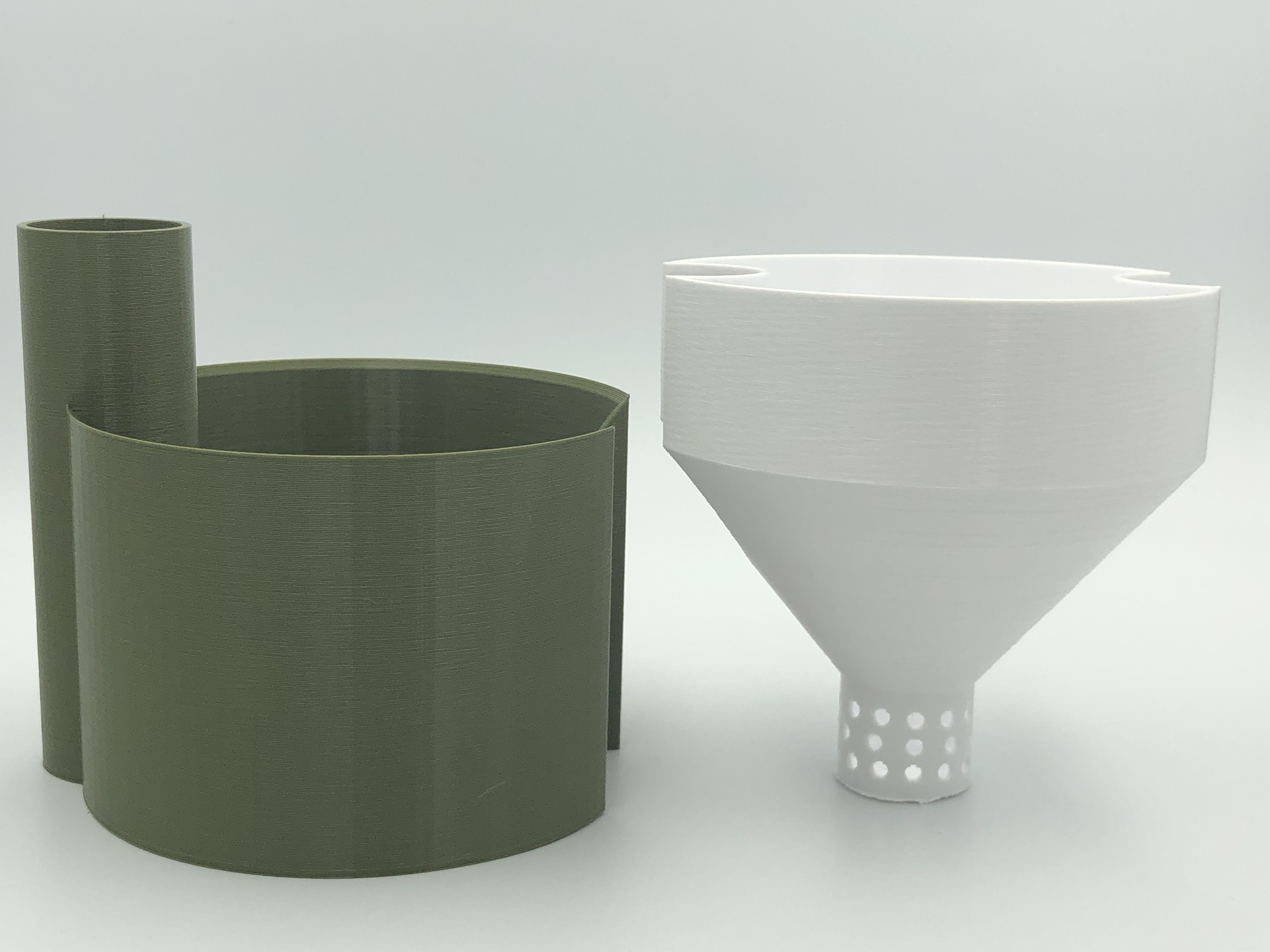 Miniatura 2 do modelo 3D Round interlocking self-watering planter