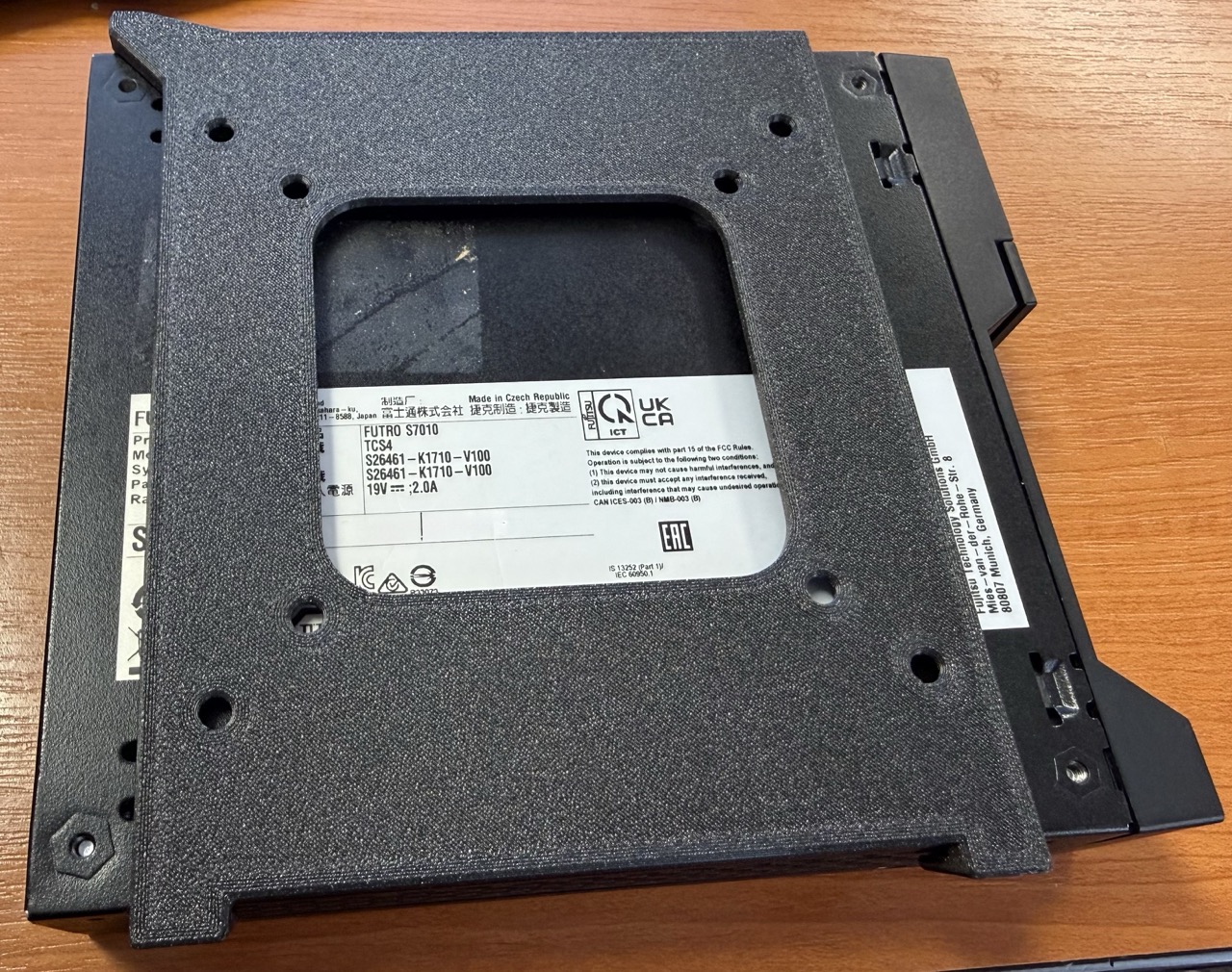 Monitor Mount for Fujitsu Futro S740/S7010 - VESA 75/100 compatible
