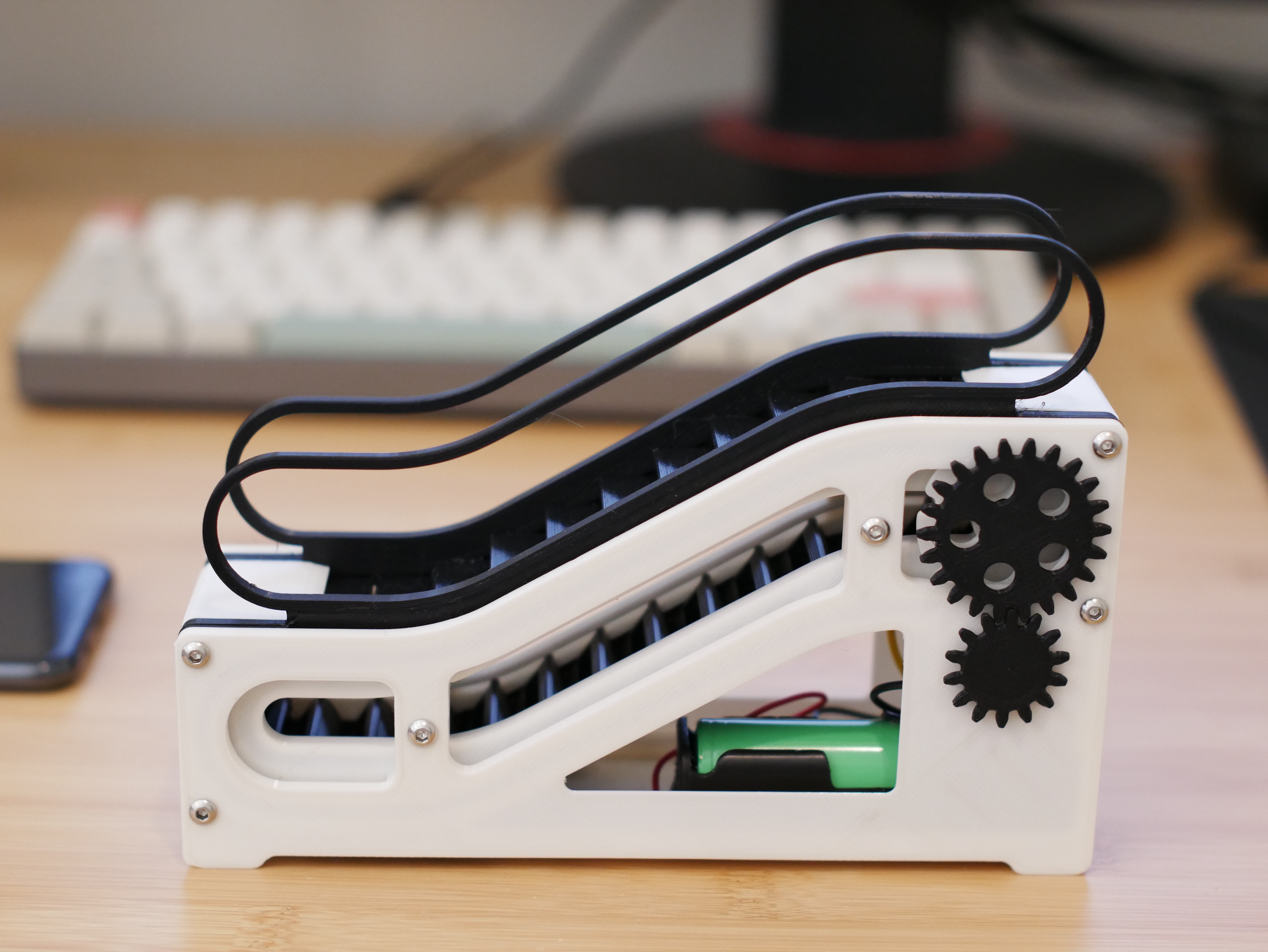 Miniatura 5 do modelo 3D Motorized Mini Desktop Escalator