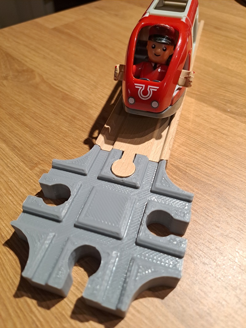 TrainTrackIntersection - IKEA/BRIO — miniatura 3